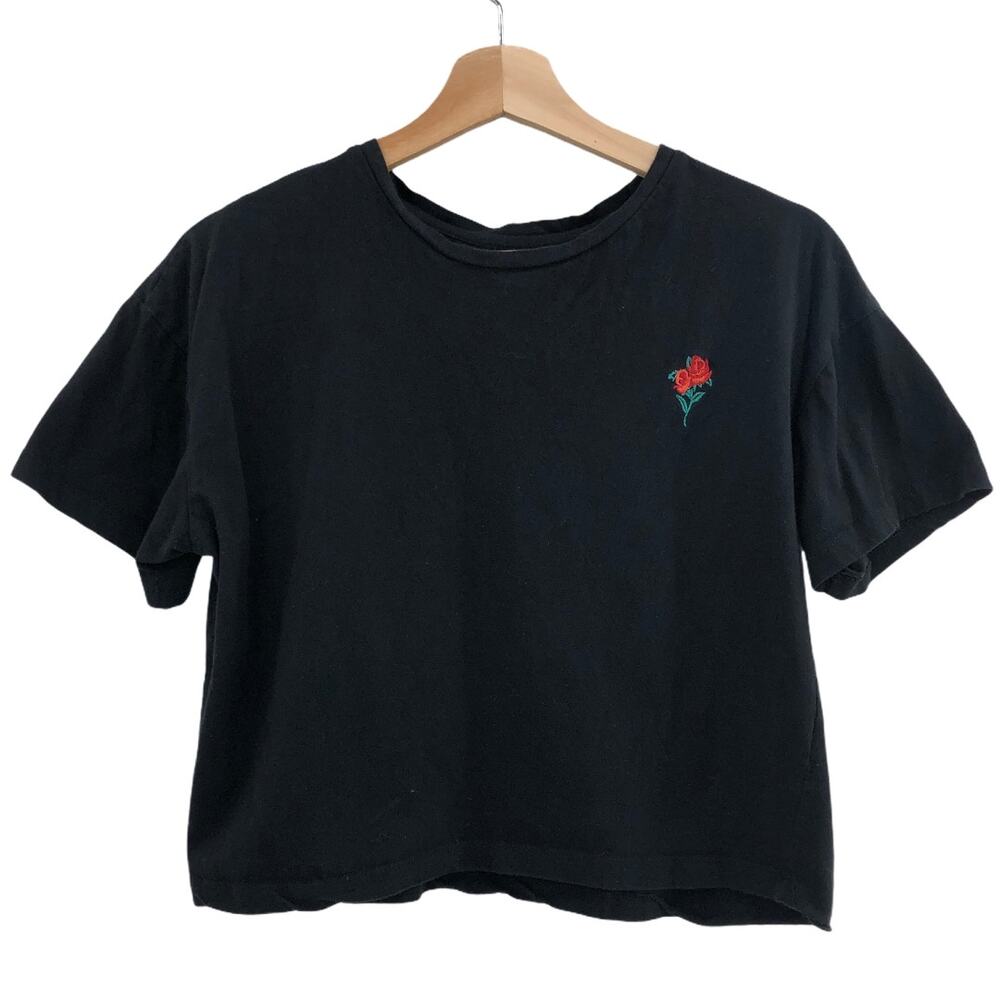 Isa & Ella LARGE Black Short Sleeve Red Rose Embroidered Crew Neck Crop Top